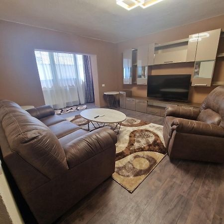 Apartament Iulius 3 Manastire Curtea de Argeş Екстериор снимка