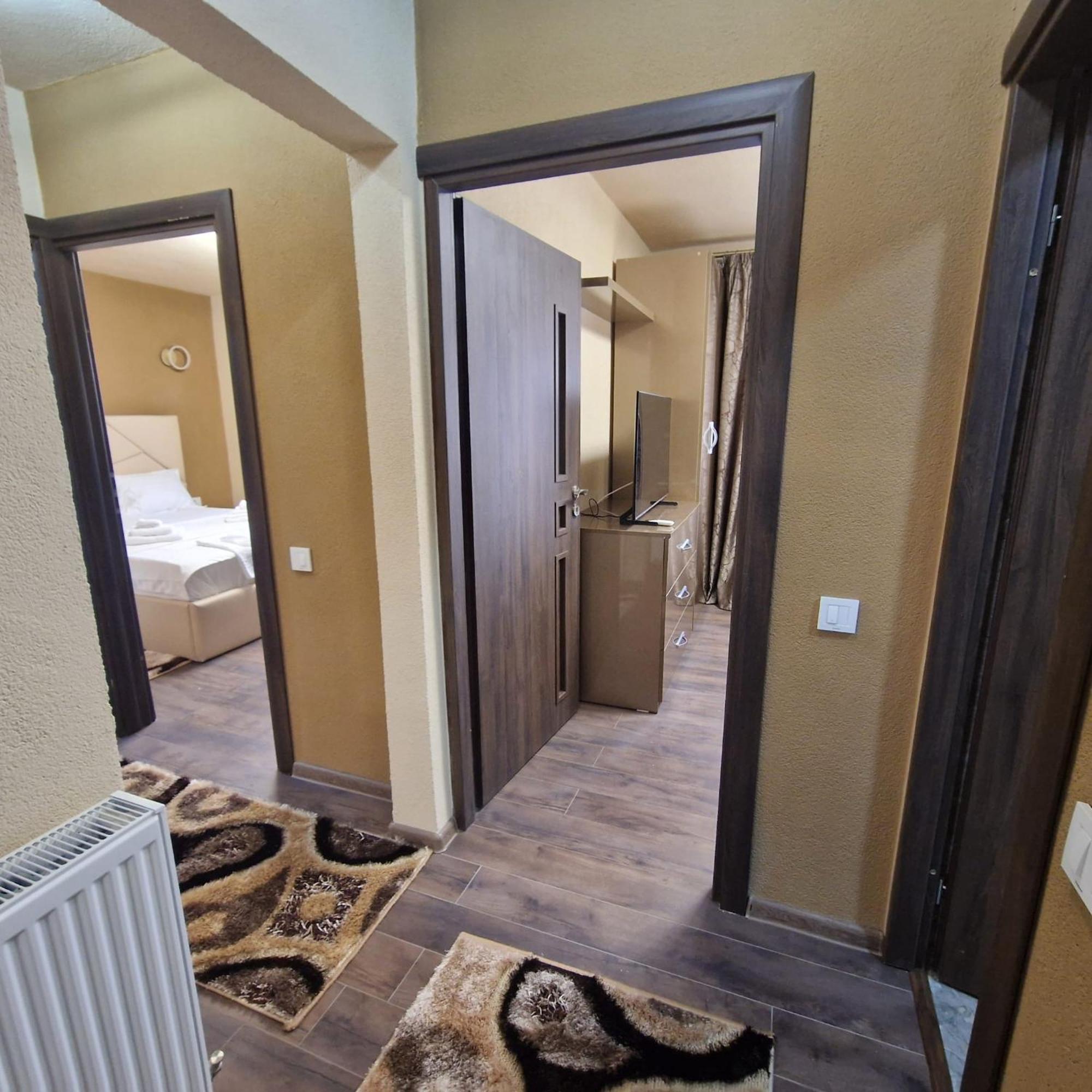 Apartament Iulius 3 Manastire Curtea de Argeş Екстериор снимка