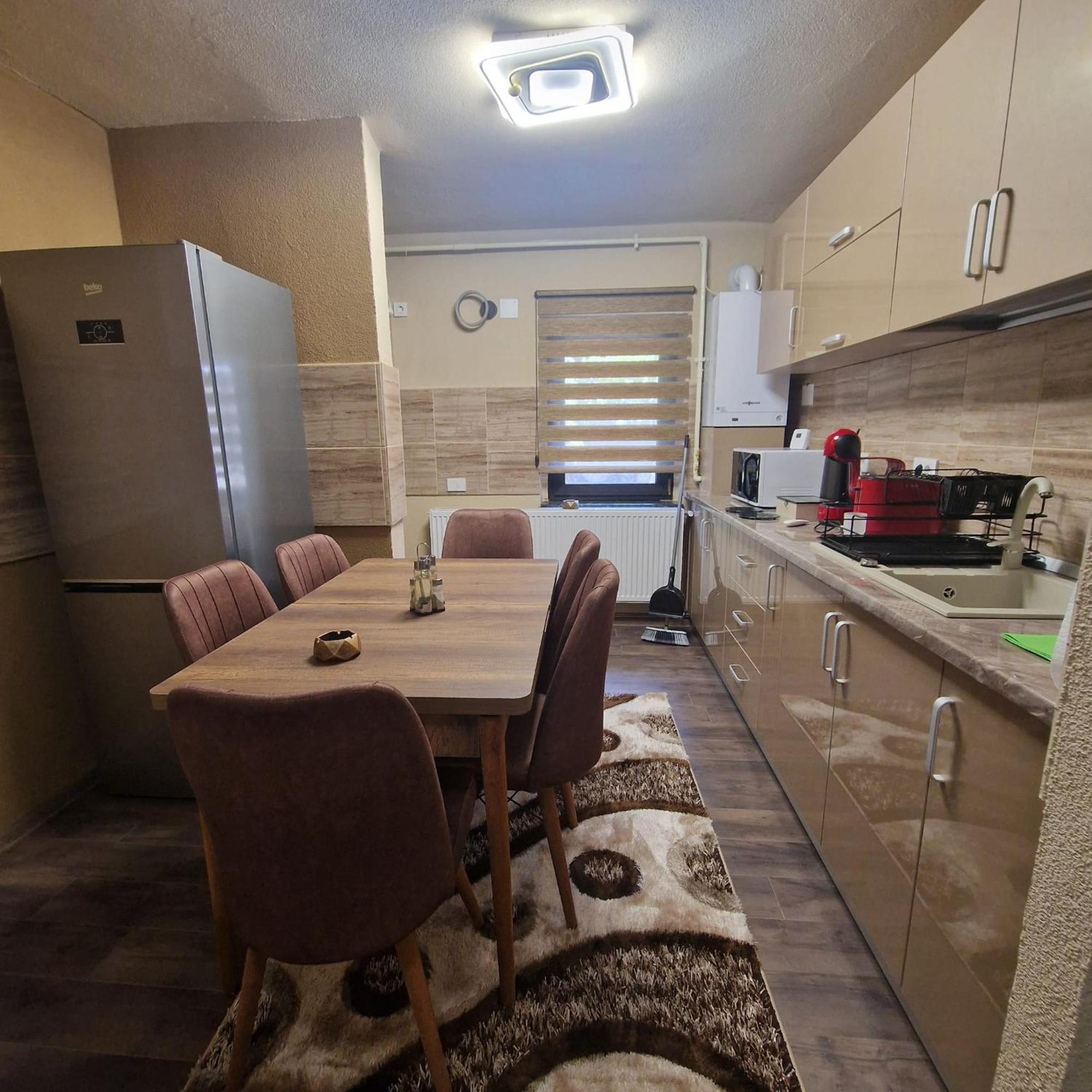 Apartament Iulius 3 Manastire Curtea de Argeş Екстериор снимка